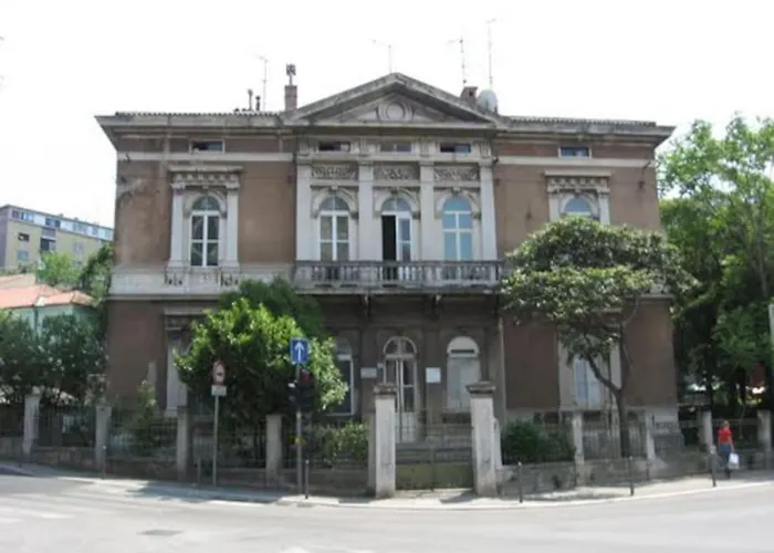 Yachting Club Apartment *